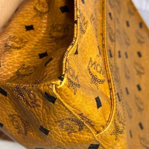 MCM classic logo tote in cognac - Picture 6 of 16